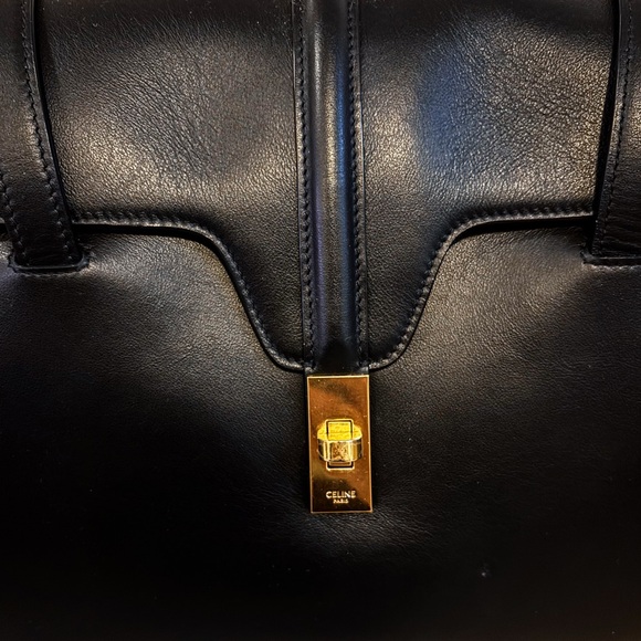 CELINE Medium Soft 16 bag in smooth calfskin - Picture 6 of 6